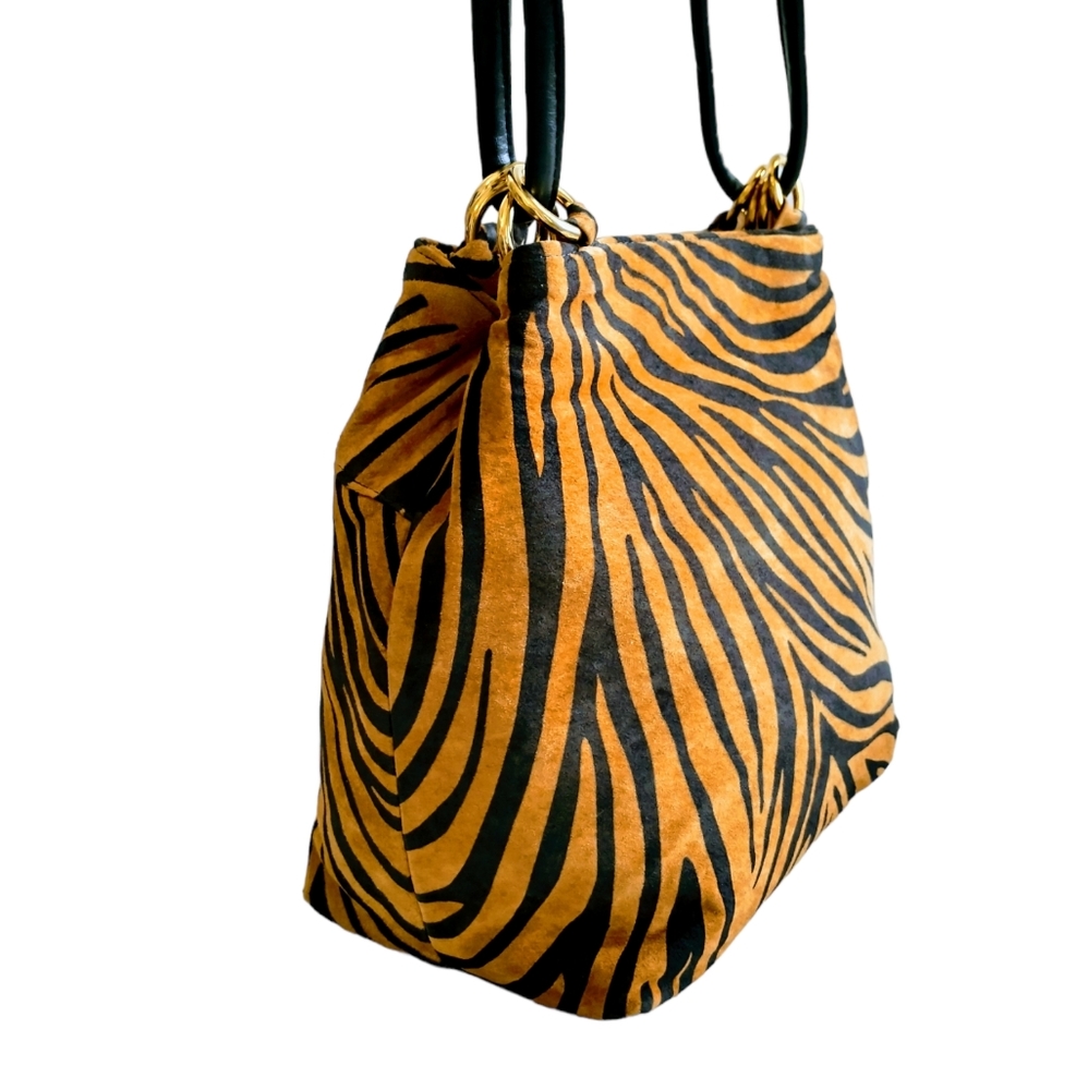 L.J.S Collection Drawstring Crossbody Bag - Picture 4 of 13